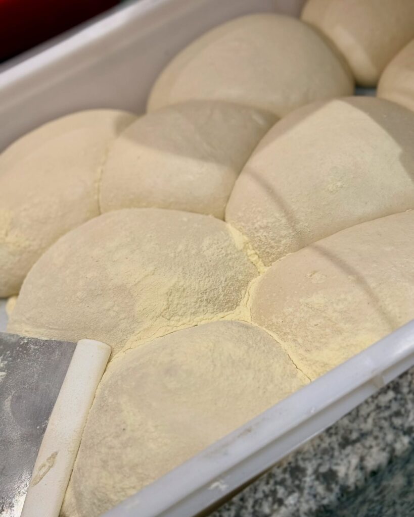 bot-lam-banh-pizza-chuan-y