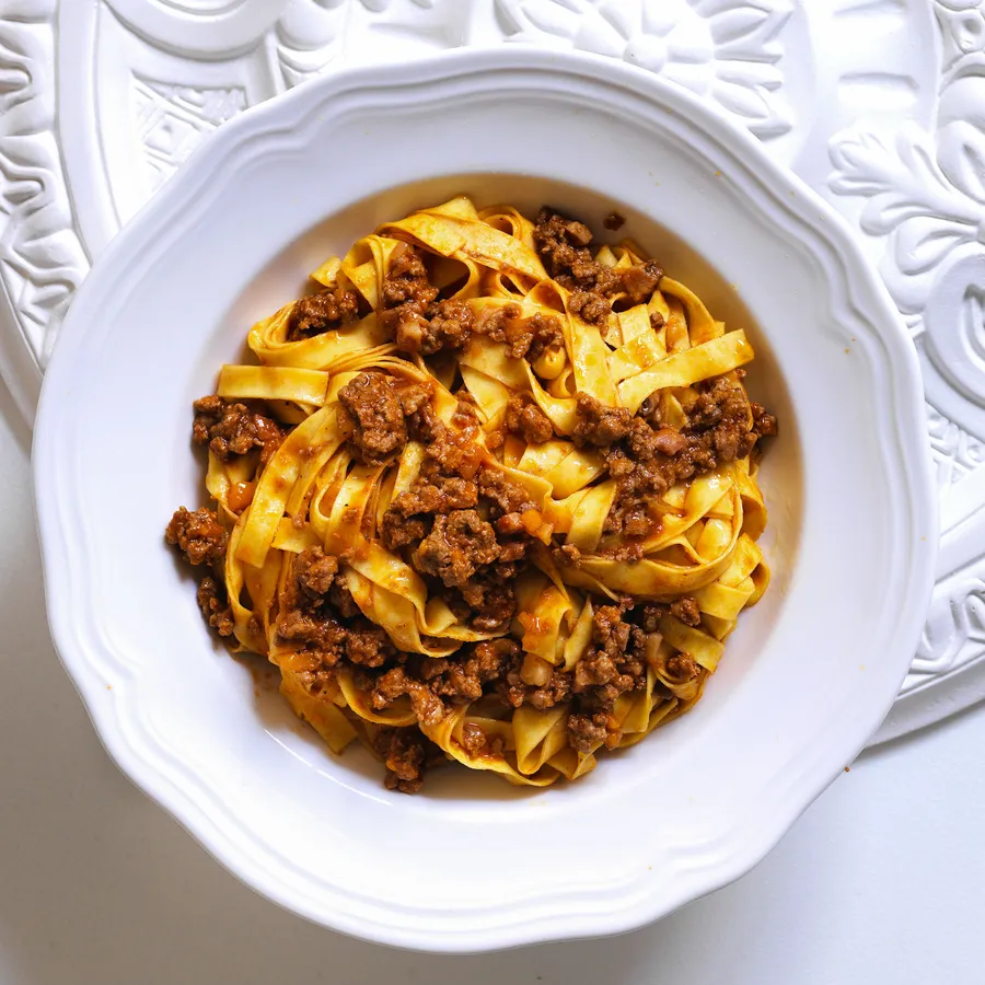 cach-lam-mon-tagliatelle-al-ragu-bolognese-co-dien-cua-nguoi-y