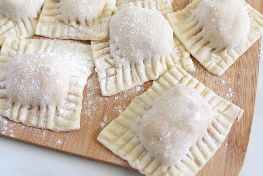 Bước 1 - Nấu chín pasta Ravioli 