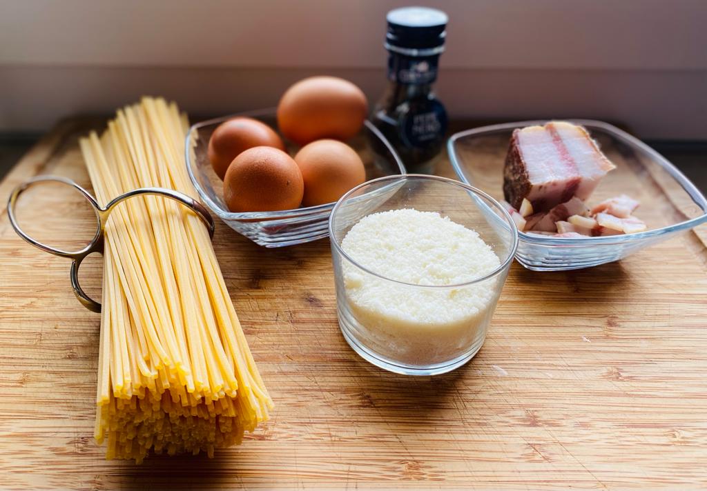 Nguyên liệu nấu món mì Ý sốt kem Carbonara